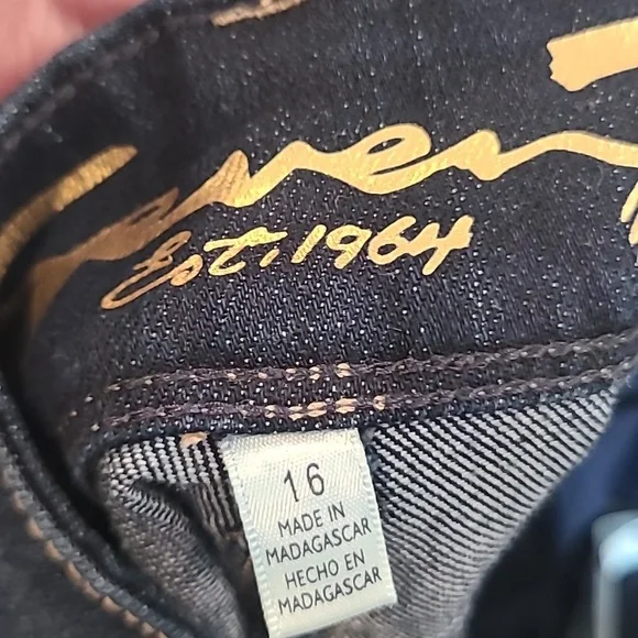 Seven7  Dark Wash Jeans size 16 Limited Edition Slimaker - Picture 7 of 11